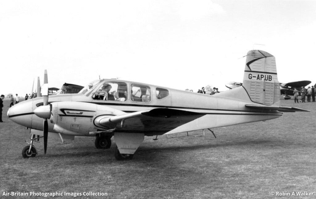 Antigo Beechcraft 95 Travel Air