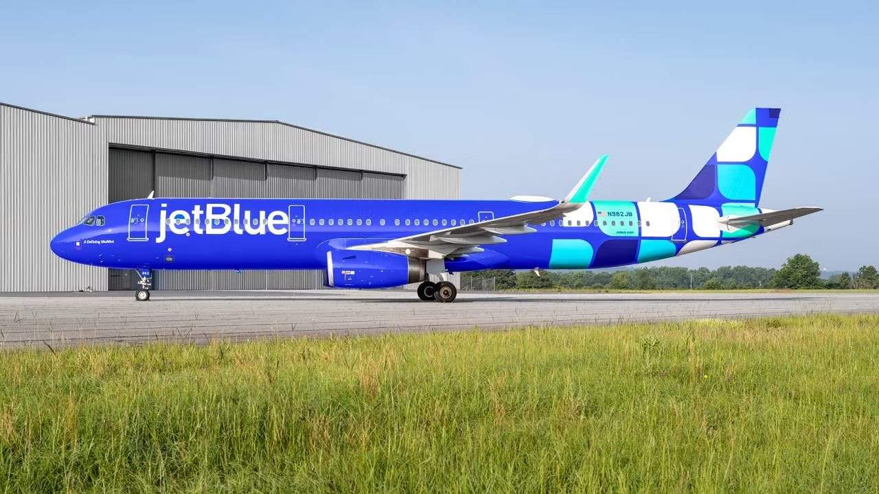 Airbus A321 JetBlue nova pintura KLM aeroporto Amsterdã voos restrições governo holandês