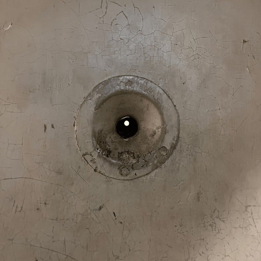 EL-DE Haus刑務所の元のドアの穴