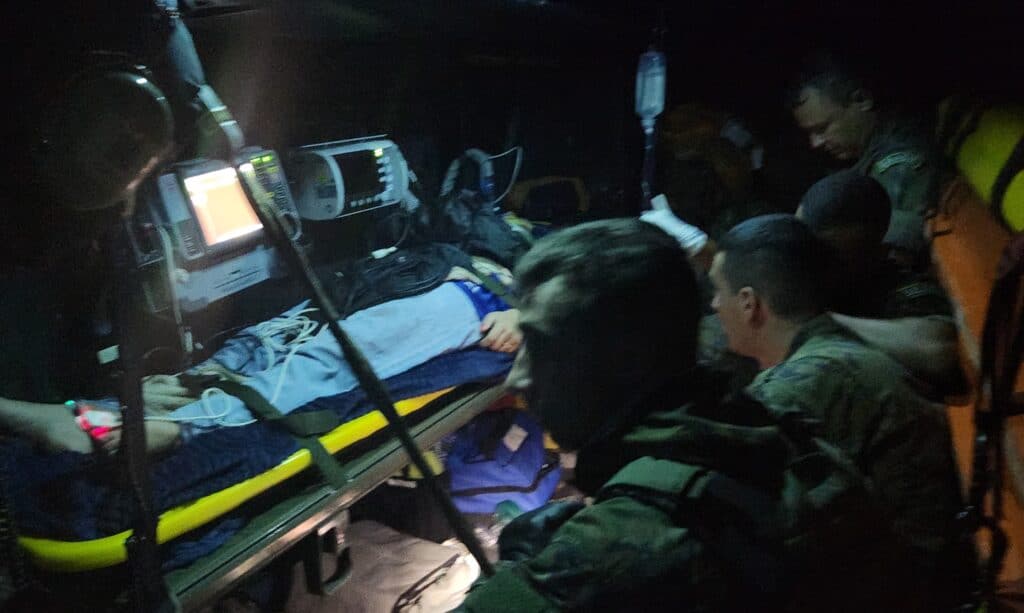 Equipe aeromédica da FAB foi acionada para resgatar vítima de capotamento em Roraima.