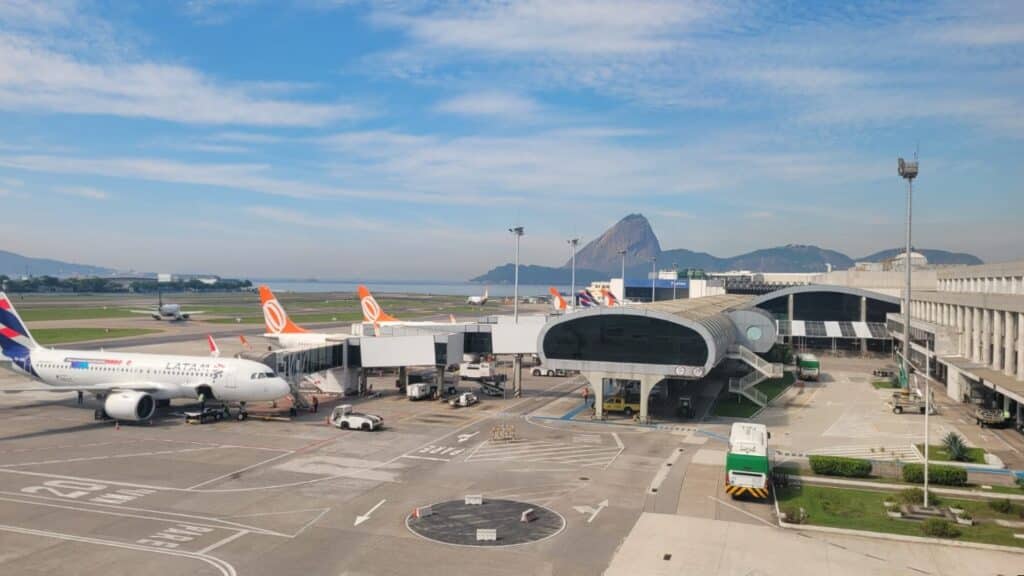 Airports Infraero handling Holiday passengers Nossa Senhora Aparecida Govenro Federal