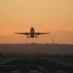O calor pode afetar diretamente na decolagem de um avião, para isso, aeroportos e companhias aéreas estão adotando estratégicas para contornar o proglema