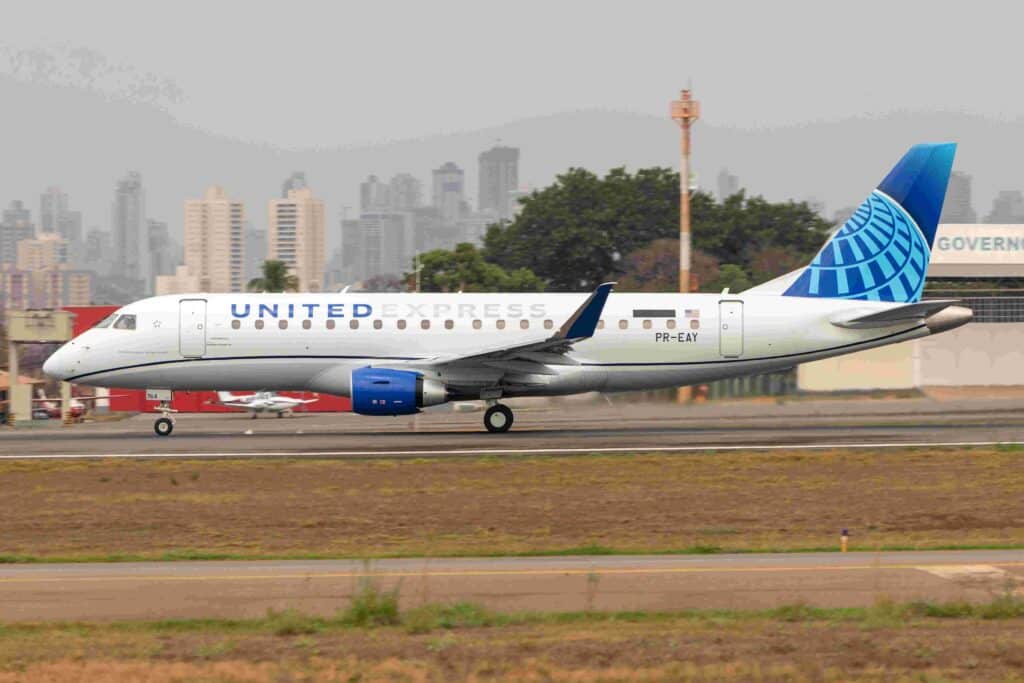 Embraer 175 United Express Goiânia Aeronave