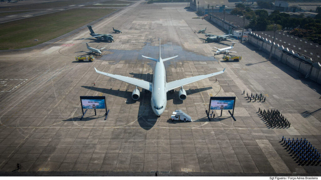 Airbus KC-30, KC-390 en VC-2 zullen worden gebruikt bij de missie om Brazilianen die zich in Israël bevinden, te repatriëren. Foto: FAB.