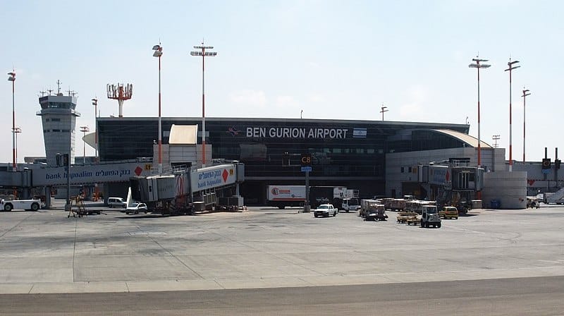 Aeroporto Israel Mísseis passageiros voos cancelados companhias aéreas terrorismo Tel Aviv Hamas