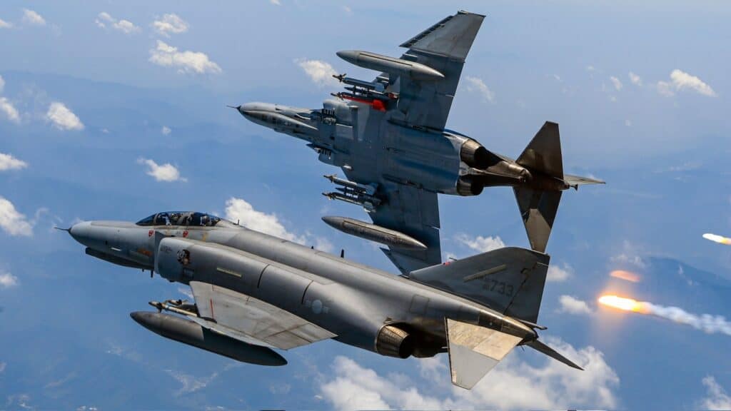 Cazas surcoreanos F-4E Phantom II. Foto: ROKAF.