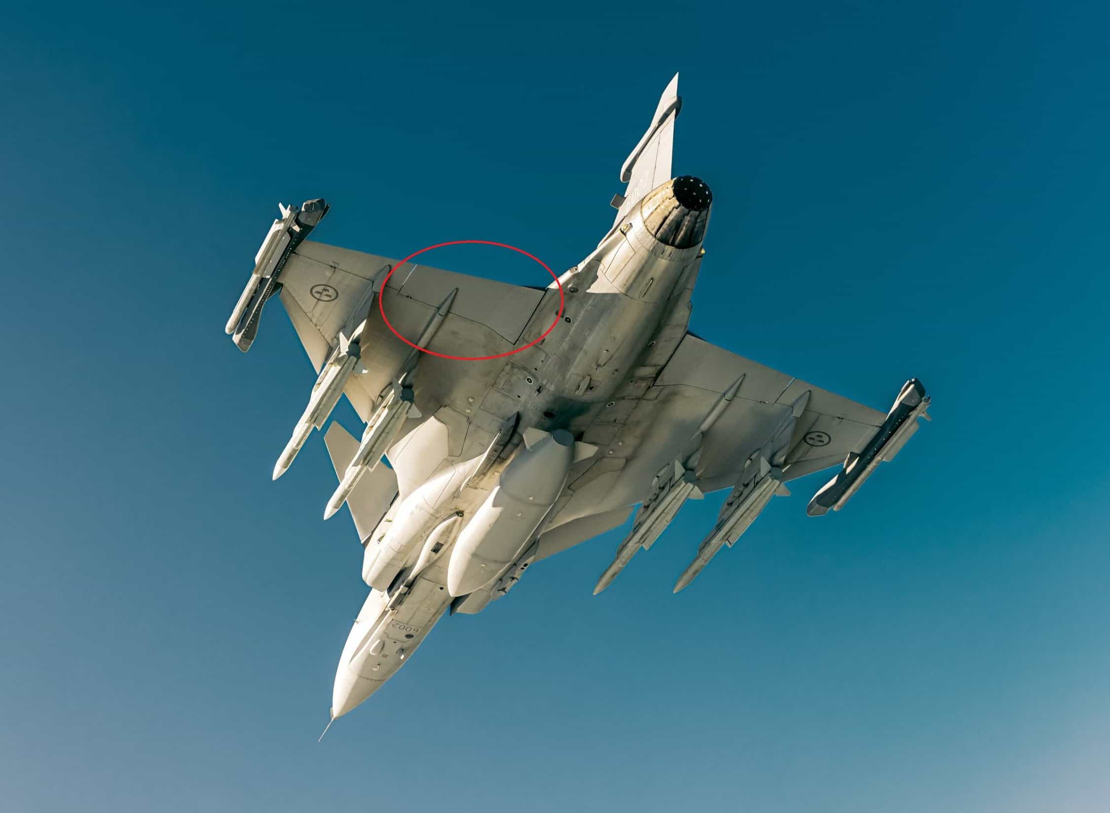 Saab modificou os elevons do Gripen, aumentando sua manobrabilidade em baixas velocidades. Foto: Saab.