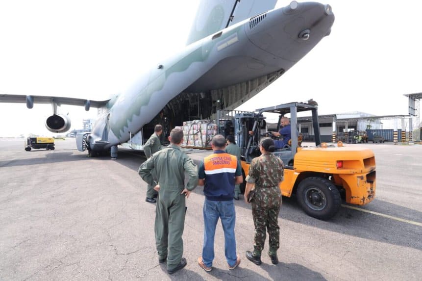 KC-390 transportou mais de 700 cestas básicas para Tabatinga (AM). Foto: FAB.