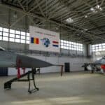 Centro Europeu de Treinamento do F-16 (EFTC) foi inaugurado na Romênia. Unidade formará pilotos da Ucrânia no jato. Foto: Ministra da Defesa da Holanda.
