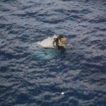 Destroços de V-22 Osprey da Força Aérea dos EUA foram encontrados no mar. Foto: Guarda Costeira do Japão.