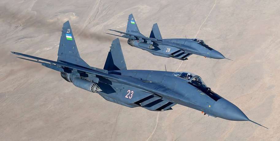 Caças MiG-29 Fulcrum do Uzbequistão. Foto: Anthony Pecchi.