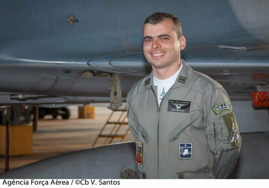 O então Capitão Aviador Ramalho, que fez o último voo do Dassault Mirage 2000 na FAB.