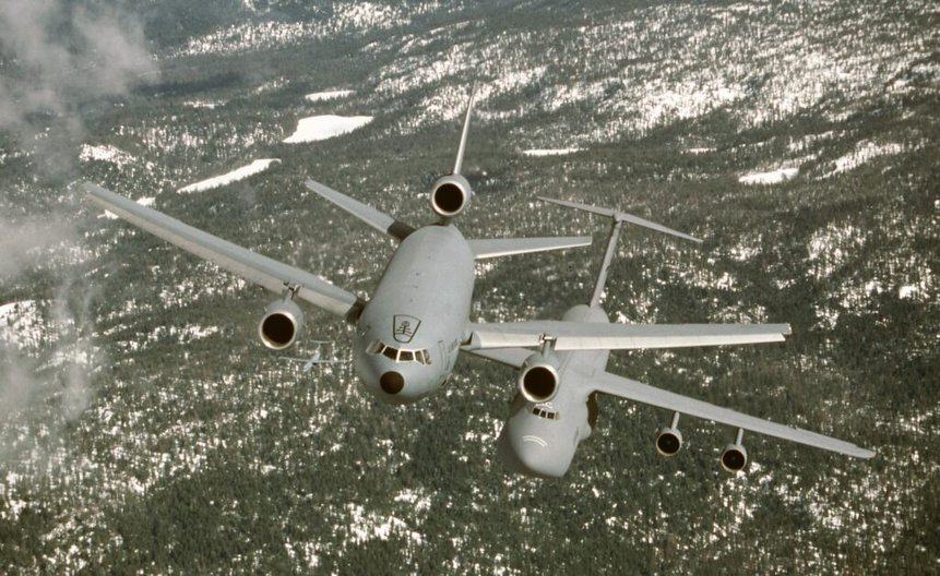 Dans une mission sans précédent, un cargo C-5 Galaxy a transféré du carburant vers un pétrolier KC-10 Extender via un ravitaillement inversé. Photo : US Air Force (image d’illustration).