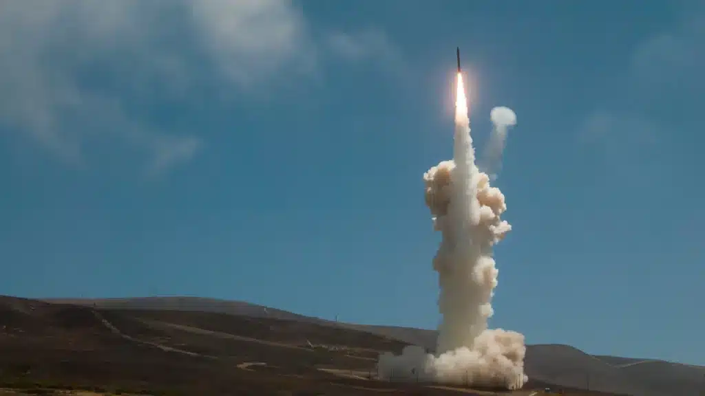 GMDミサイル防衛システムからのミサイルの発射。 写真: ミサイル防衛庁。