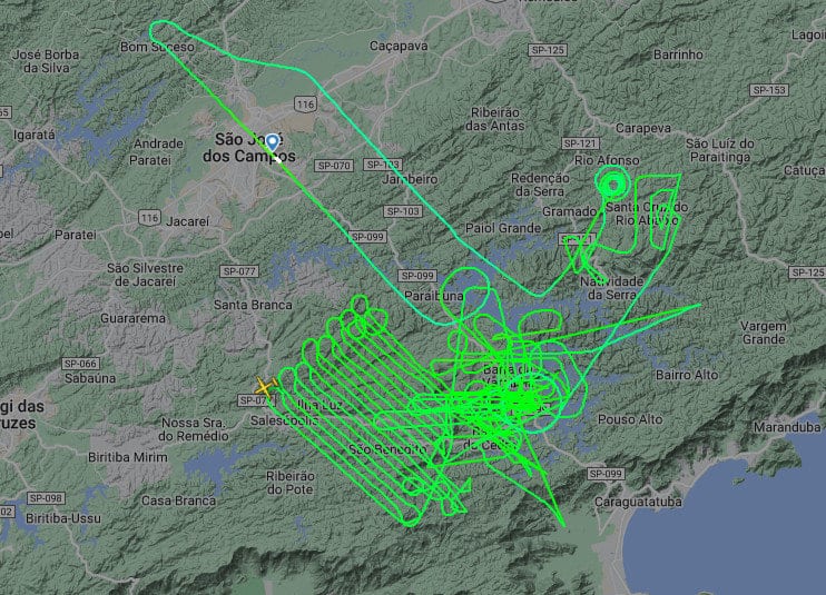 SC-105 da FAB voou mais de sete horas à procura por helicóptero desaparecido na serra do litoral paulista. Imagem via Flightradar24.