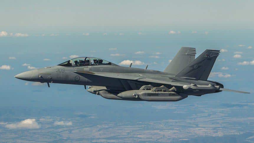 EA-18G Growler da Força Aérea Real da Austrália. Aeronave é a versão de ataque eletrônico do F/A-18F Super Hornet. Foto: RAAF/Divulgação.