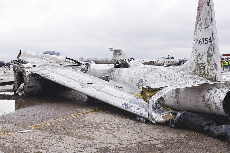 Jato de treinamento T-33 Thunderbird foi umas das aeronaves danificadas pelo possível tornado que atingiu Museu da Força Aérea dos EUA. Foto: USAF.