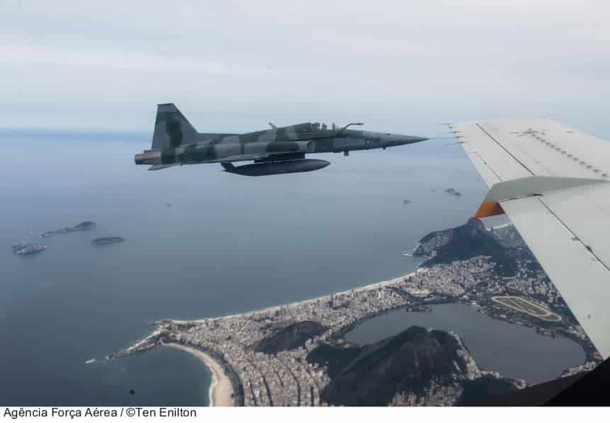 FAB Força Aérea Brasileira Interceptação Aeronaves procedimentos