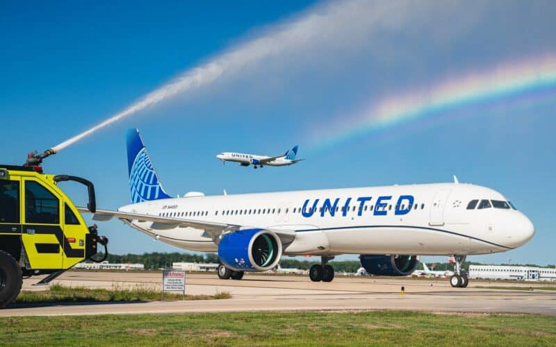 United Airlines A321neo 737 MAX 10 Boeing aircraft lease