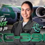 Formada pela Academia da Força Aérea, a Cap. Jeciane é a primeira mulher da FAB a pilotar o KC-390 Millennium. Imagem: FAB/Divulgação.