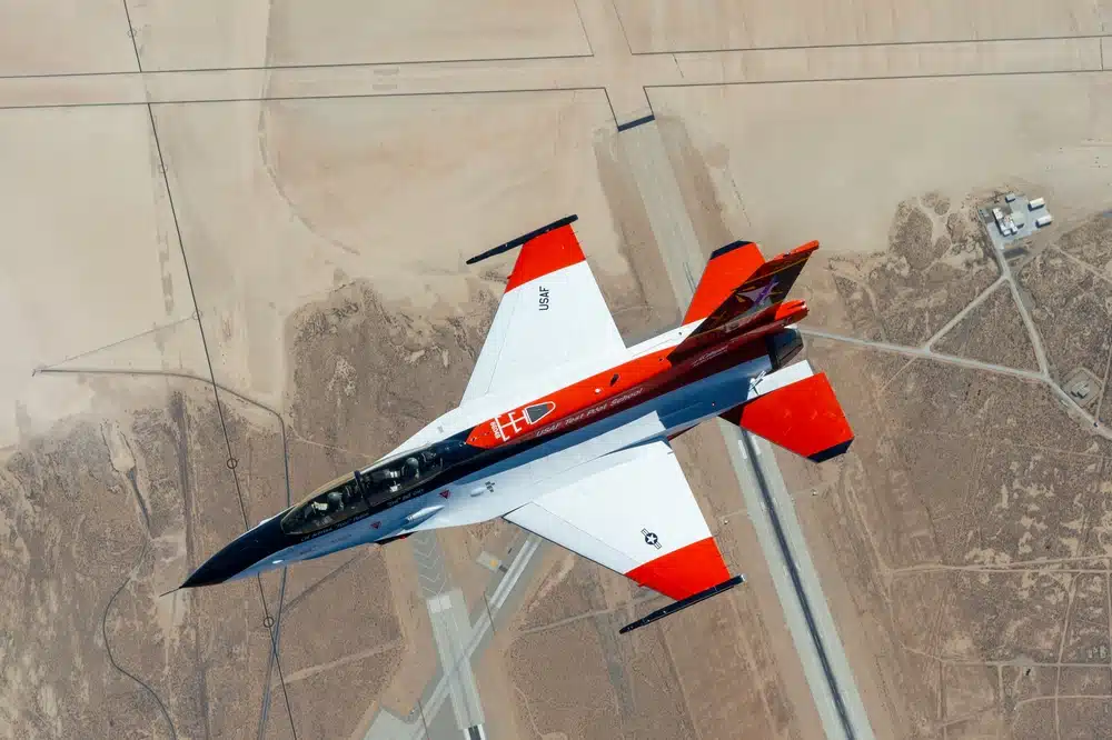 X-62 wurde während eines Luftkampfs gegen F-16 in den USA von KI gesteuert. Foto: DARPA/Disclosure.