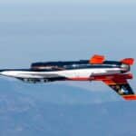 DARPA e Força Aérea dos EUA usaram o X-62 VISTA para teste de combate aéreo com inteligência artificial. Foto: DARPA/Divulgação.