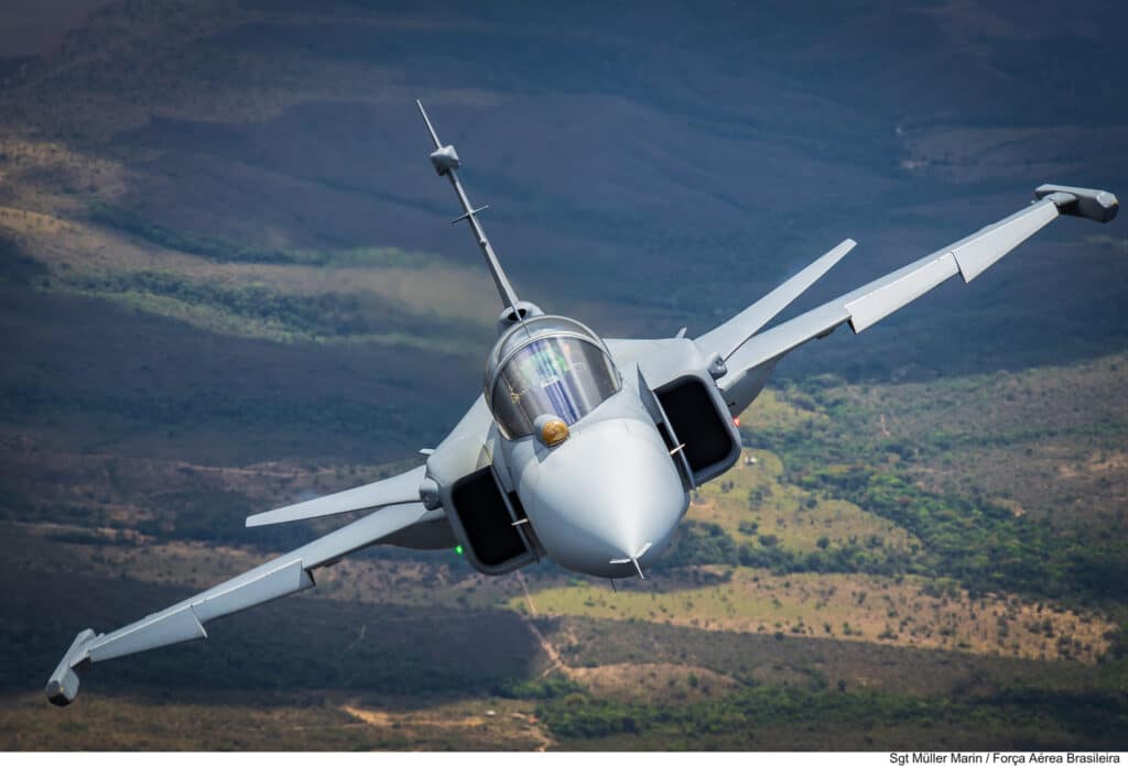 En service au FAB, le Saab Gripen a surpassé le Dassault Rafale français dans le projet FX-2. Photo : Sergent Müller Marin/FAB.
