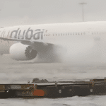 Aeroporto de Dubai Forte chuva alagamento cancelamento voos