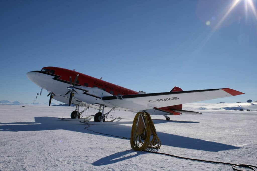 L'Argentine souhaite acheter jusqu'à deux BT-67, une version turbopropulsée du DC-3, pour des opérations en Antarctique. Photo : Timothy Smith.