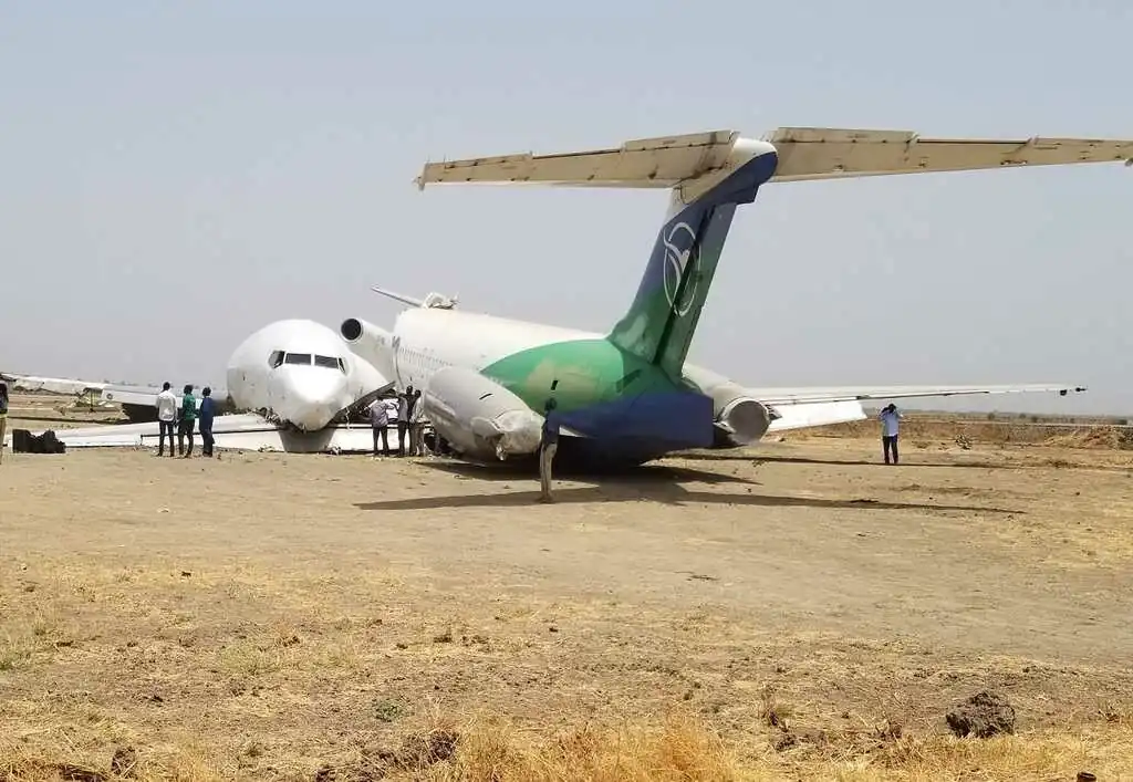 Boeing 727 colide com MD-82 em Malakal