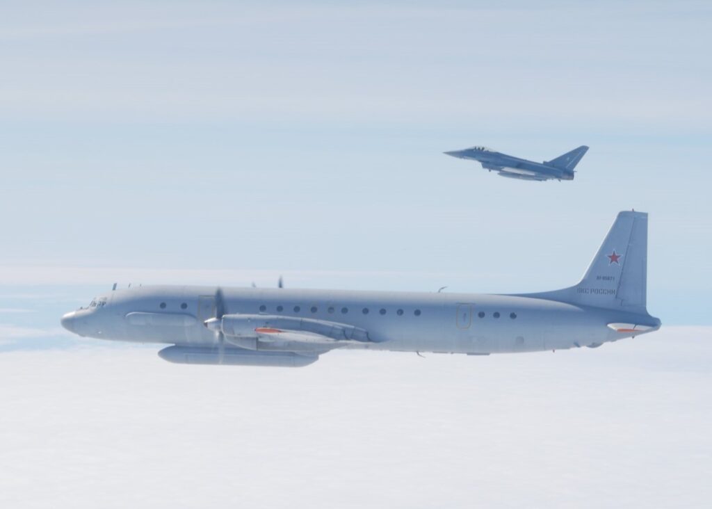 Caças Eurofighter da Lutwaffe interceptaram Il-20 da Rússia sobre o Mar Báltico. Imagem: Divulgação.