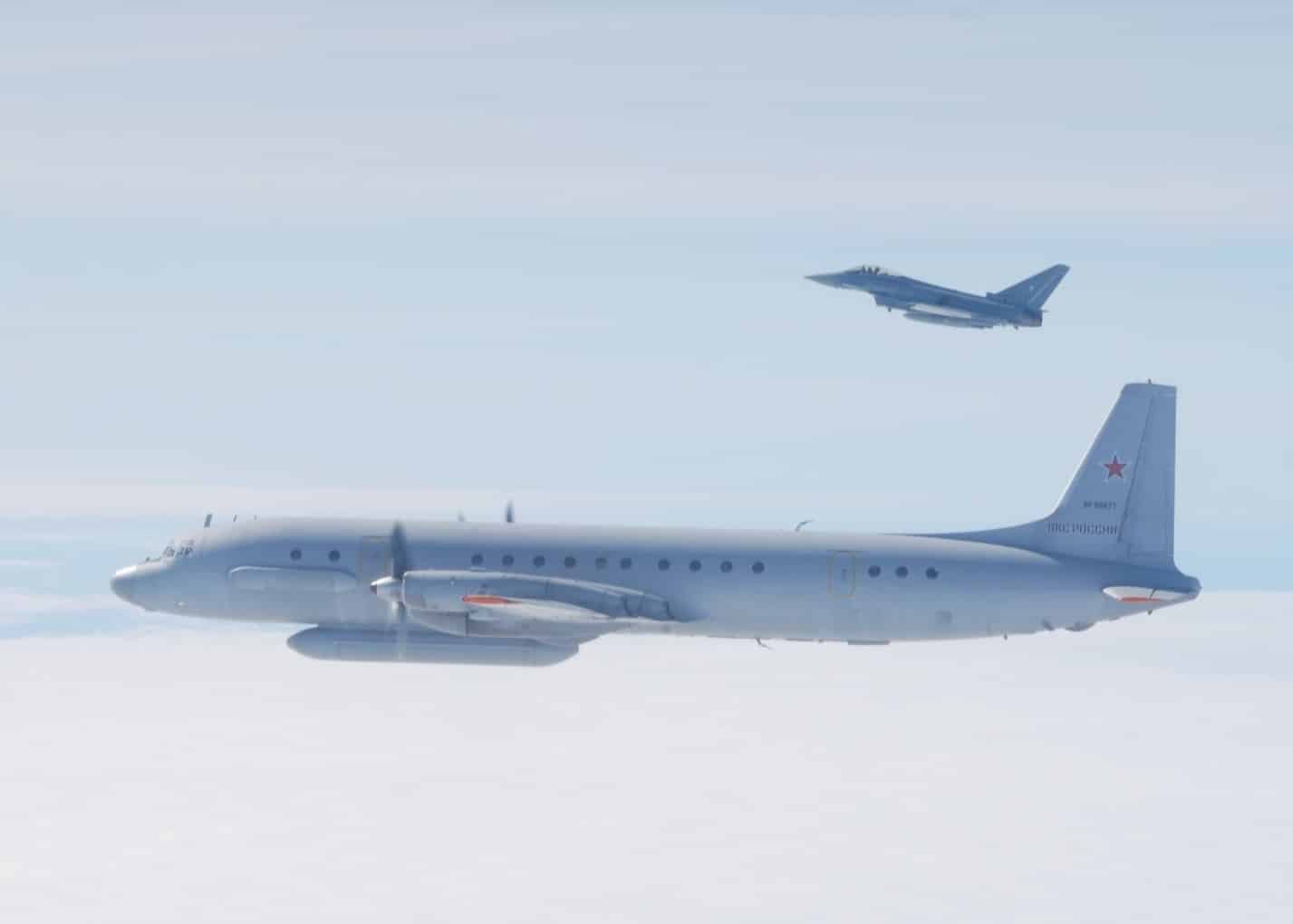 Eurofighter der Lutwaffe haben russische Il-20 über der Ostsee abgefangen. Bild: Offenlegung.