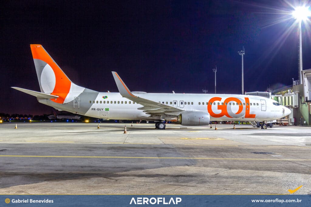 GOL features iPhone passenger customers