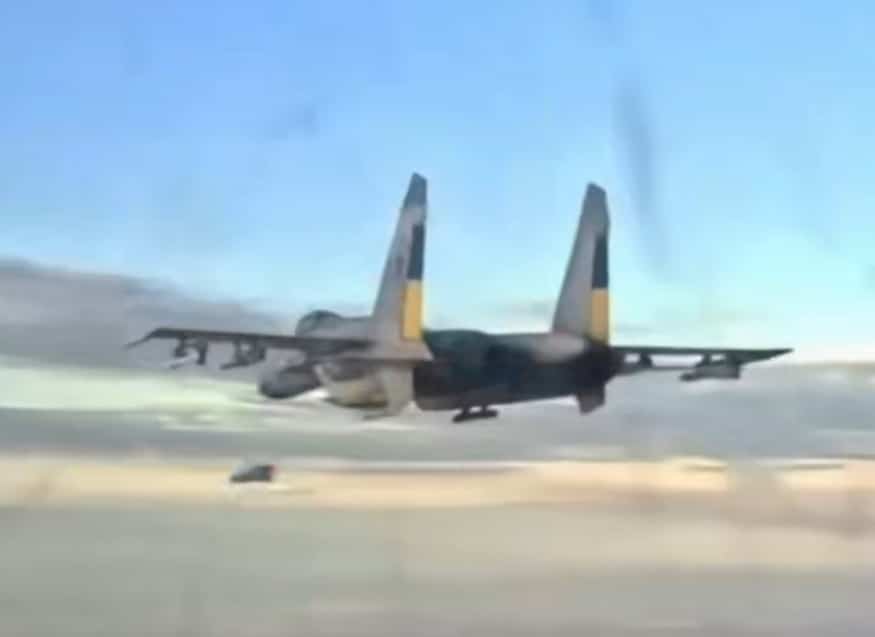 Ukrainian Su-27 dropping a French AASM HAMMER bomb.
