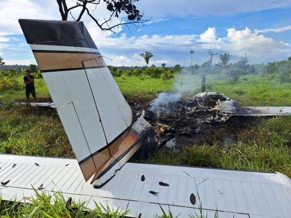 Tripulantes incendiaram avião interceptado pela FAB. Divulgação.