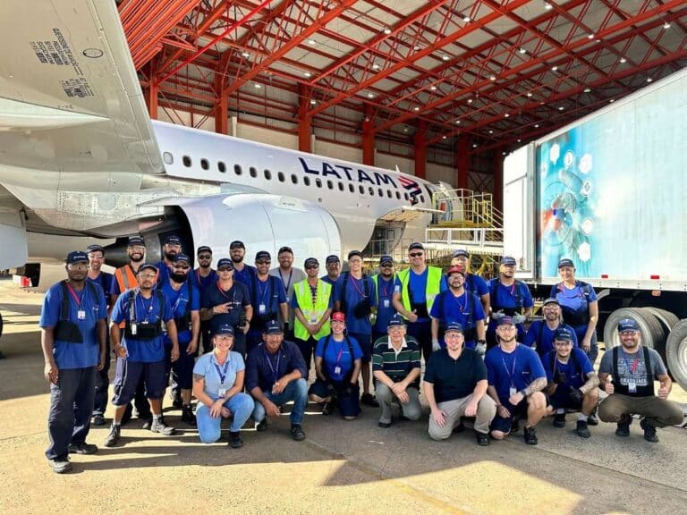 LATAM recebe novo Airbus A321neo direto de fábrica já carregado com 7 toneladas de ajuda humanitária para o Rio Grande do Sul
