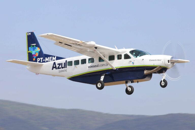 Azul celebra 15 anos de operações em Maringá