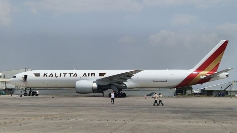 Boeing-777-300F-Kalitta-Air-