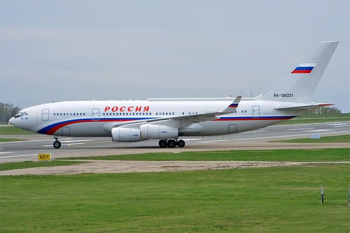 Otros dos Il-96 están en camino a Brasilia, totalizando así cinc…